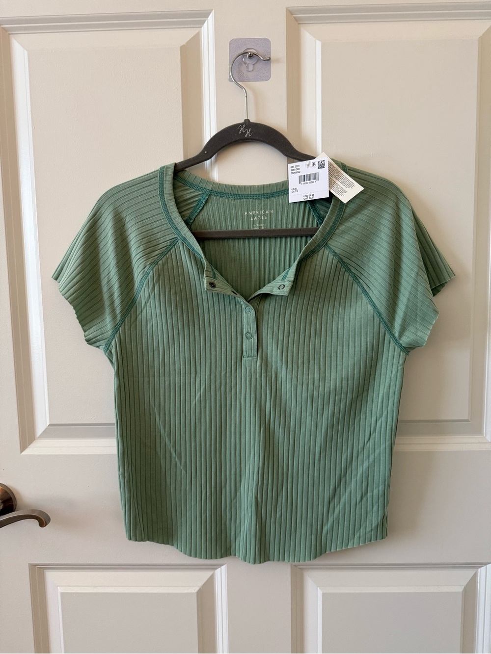 American Eagle Ribbed Henley Top in Sage Green NWT!